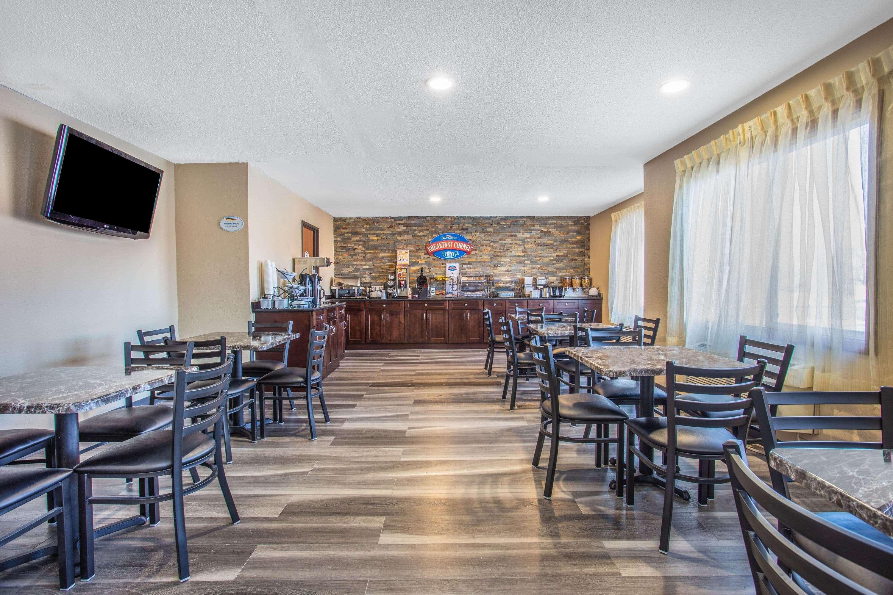 Hotel Baymont By Wyndham Joliet Esterno foto