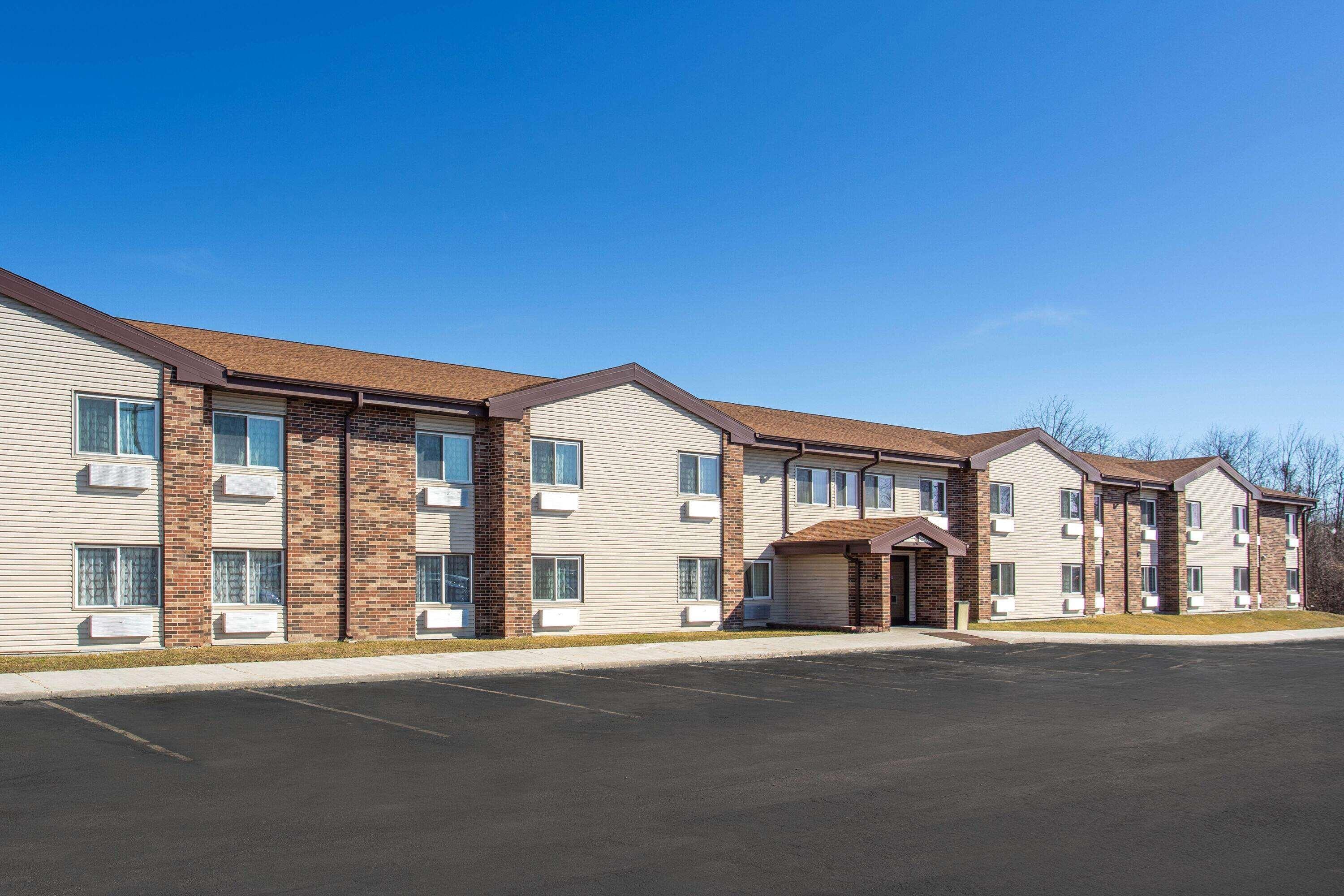 Hotel Baymont By Wyndham Joliet Esterno foto