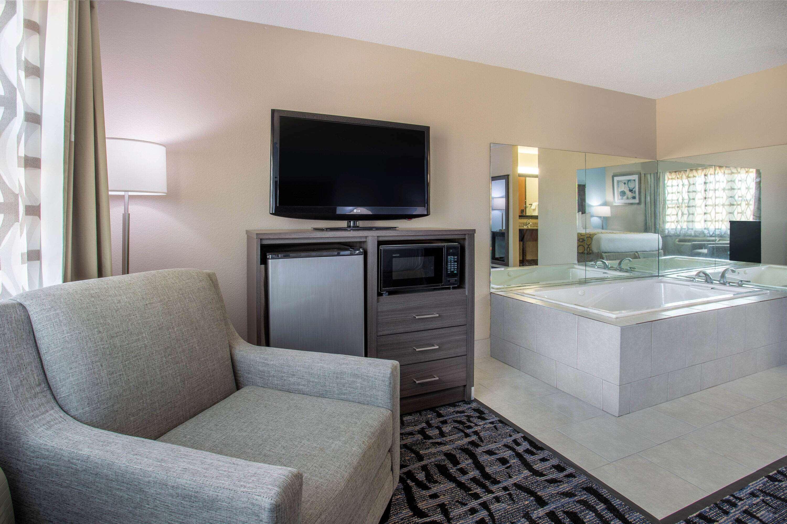 Hotel Baymont By Wyndham Joliet Esterno foto