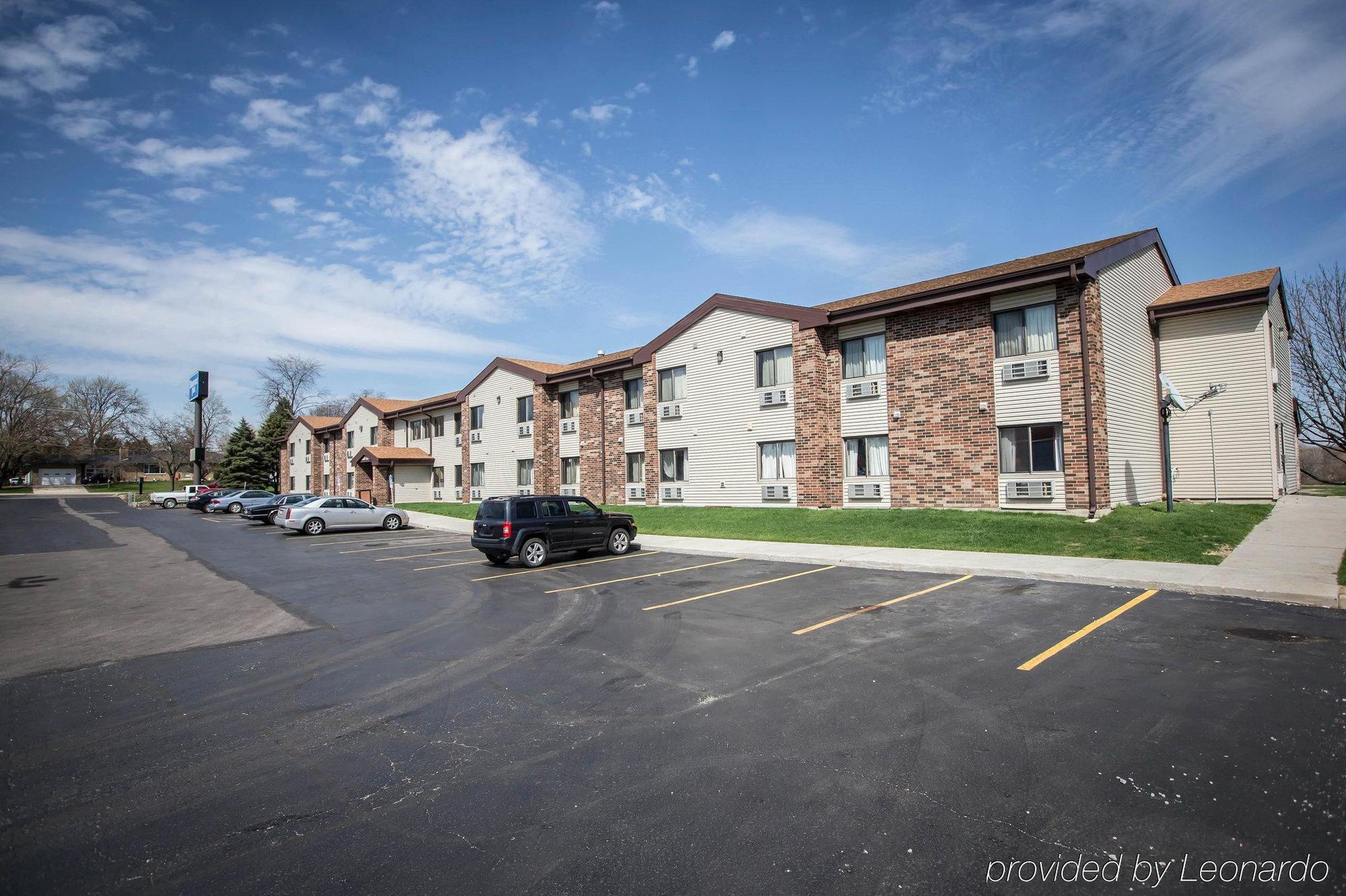 Hotel Baymont By Wyndham Joliet Esterno foto