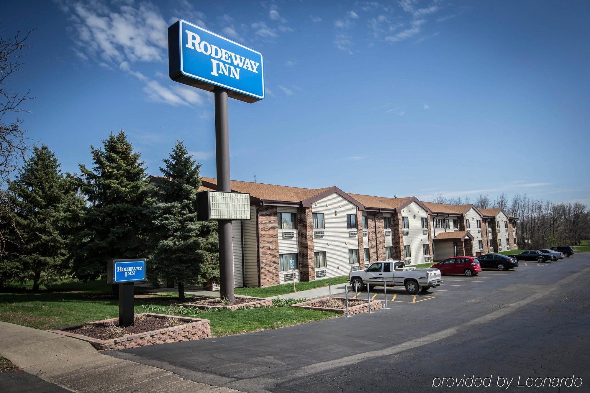 Hotel Baymont By Wyndham Joliet Esterno foto