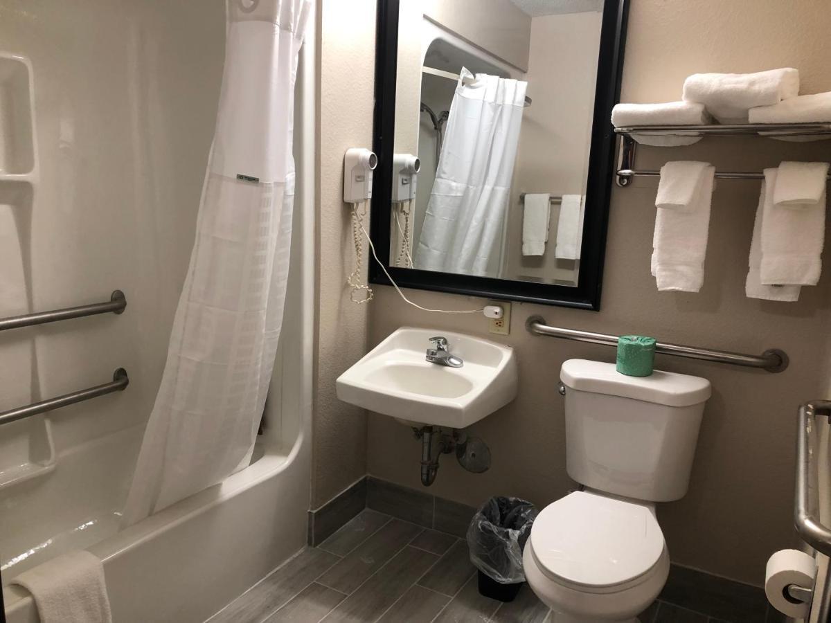 Hotel Baymont By Wyndham Joliet Esterno foto