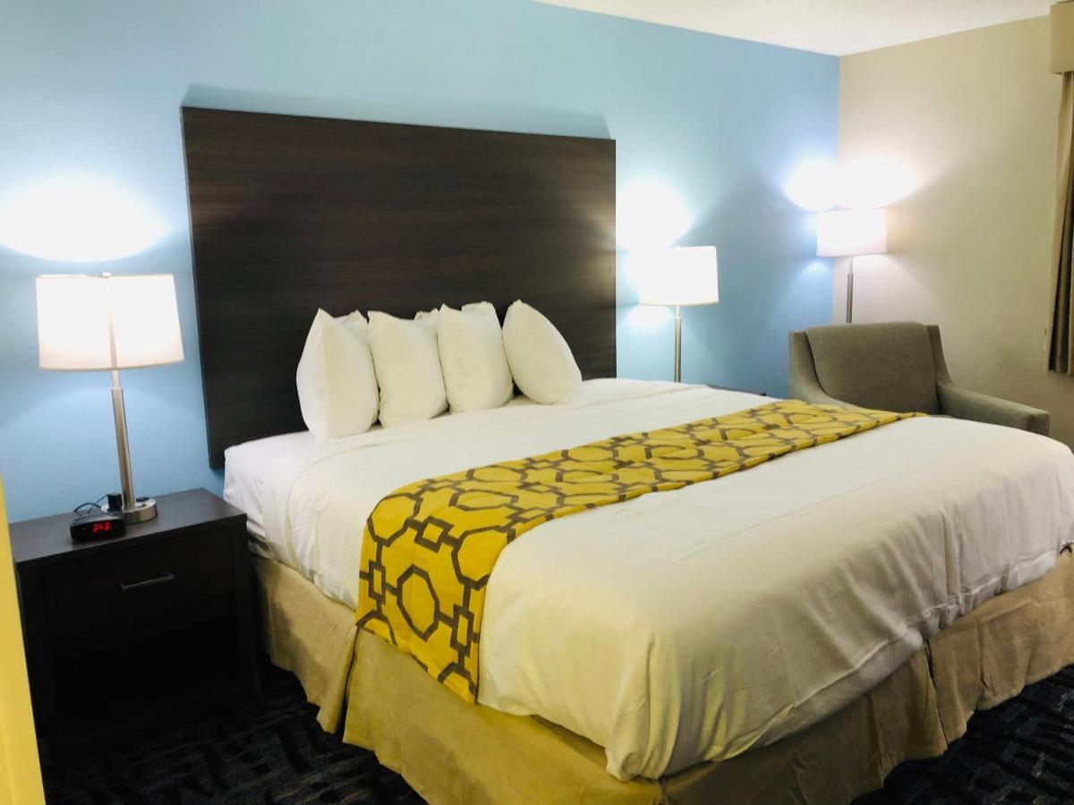 Hotel Baymont By Wyndham Joliet Esterno foto