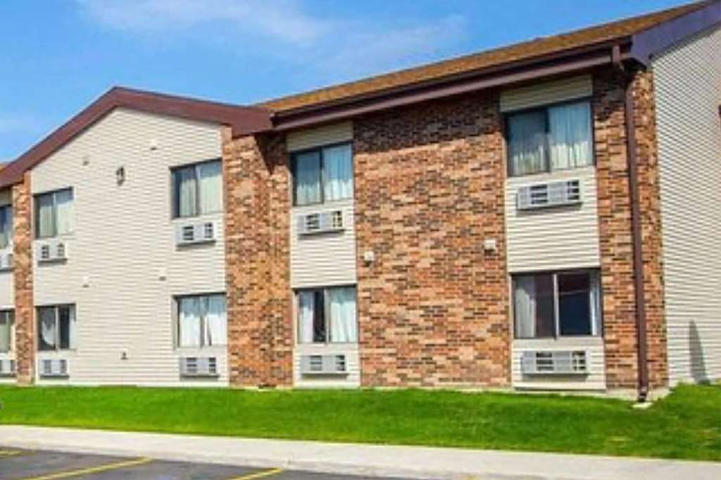 Hotel Baymont By Wyndham Joliet Esterno foto